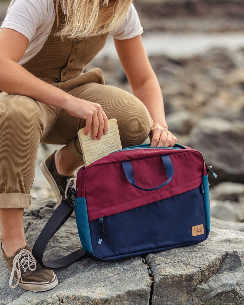 Torebka Listonoszka Passenger Recycled Damskie Navy/Burgundy | Polska-GXAULB450